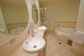 Piermonde Apartments, Cairns - Accommodation Gladstone 15