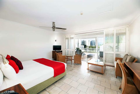Ramada By Wyndham Cairns City Centre - Accommodation Gladstone 1
