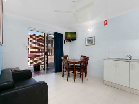 Cairns City Palms - Accommodation Gladstone 0