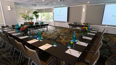 Holiday Inn Cairns Harbourside - Accommodation Gladstone 9
