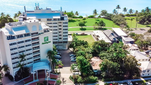 Holiday Inn Cairns Harbourside - Accommodation Gladstone 17
