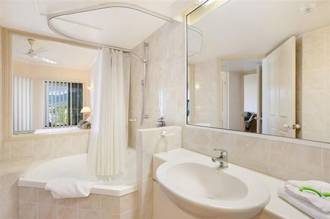 Tropic Towers Apartments - Accommodation Gladstone 6