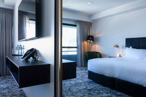 The Benson Hotel - Accommodation Gladstone 5