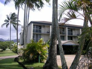 Cairns Holiday Lodge - Accommodation Gladstone 0