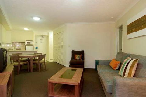 Mantra Esplanade - Accommodation Gladstone 7