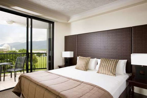 Mantra Esplanade - Accommodation Gladstone 8