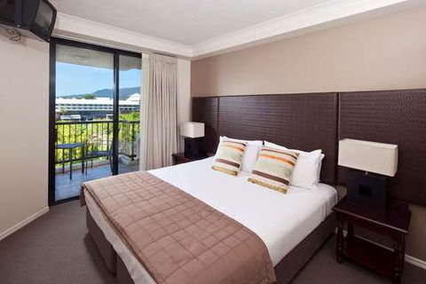 Mantra Esplanade - Accommodation Gladstone 9