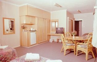The Abbott Boutique Hotel - Accommodation Gladstone 3