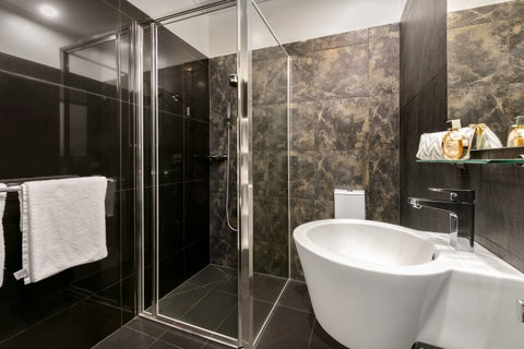 Quest Savoy - Accommodation Gladstone 2