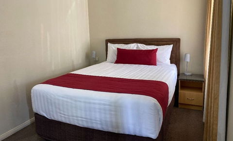 Ashton Townhouse Motel & Suites Tumut - Accommodation Gladstone 1