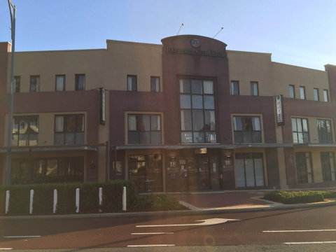 Joondalup City Hotel - Accommodation Gladstone 0