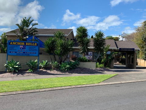 Anchor Belle Motel - Accommodation Gladstone 0