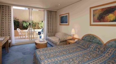 Coogee Sands Hotel & Apartments - Accommodation Gladstone 2