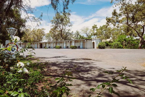 Artesian Spa Motor Inn - Accommodation Gladstone 1
