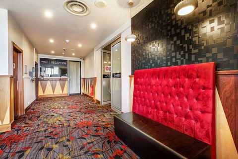 Nightcap At Findon Hotel - Accommodation Gladstone 2