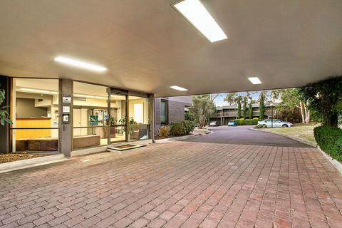 Knox International Hotel - Accommodation Gladstone 0
