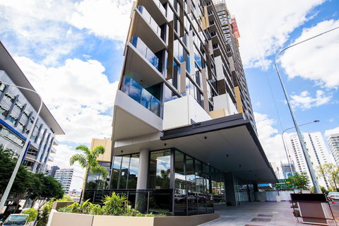 Arise Brisbane One - Accommodation Gladstone 0
