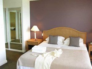 Sea Change Beachfront Apartments - Accommodation Gladstone 1