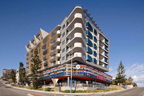 Ramada VetroBlu Scarborough Beach - Accommodation Gladstone 1