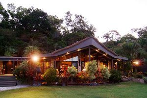 Trinity Beach Palace - Accommodation Gladstone 0