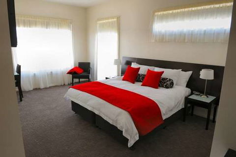 York Cove - Accommodation Gladstone 1