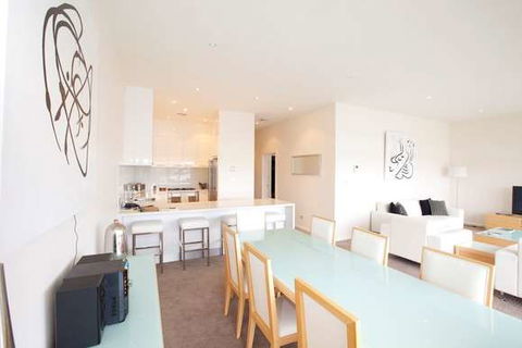 York Cove - Accommodation Gladstone 10