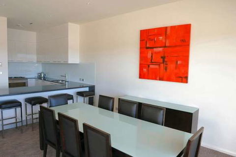 York Cove - Accommodation Gladstone 11