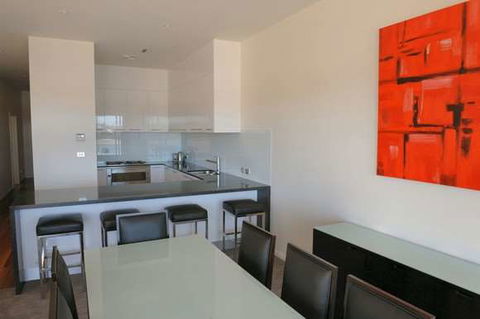 York Cove - Accommodation Gladstone 12