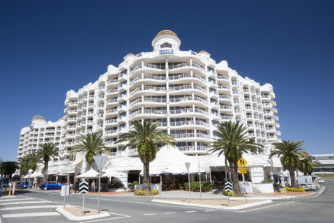 Phoenician Resort - Accommodation Gladstone 0
