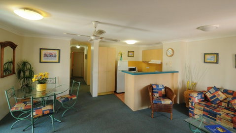 Aruba Beach Resort - Accommodation Gladstone 1