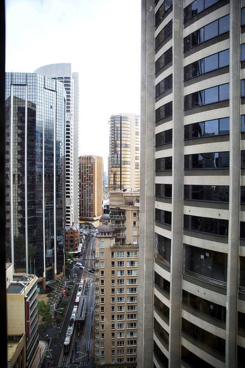 A by Adina Sydney - Accommodation Gladstone 1