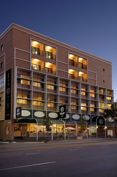 Adelaide Riviera Hotel - Accommodation Gladstone 0