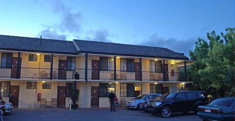 Country Plaza Queanbeyan - Accommodation Gladstone 1