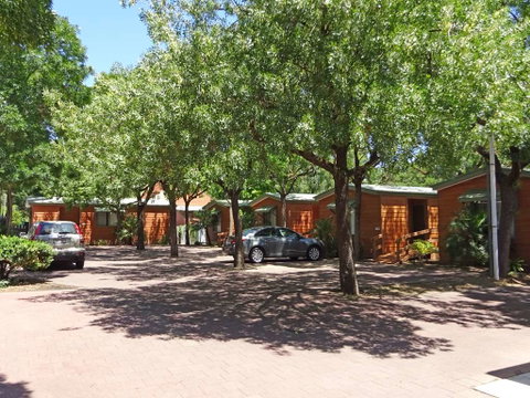 Adelaide Caravan Park - Accommodation Gladstone 2