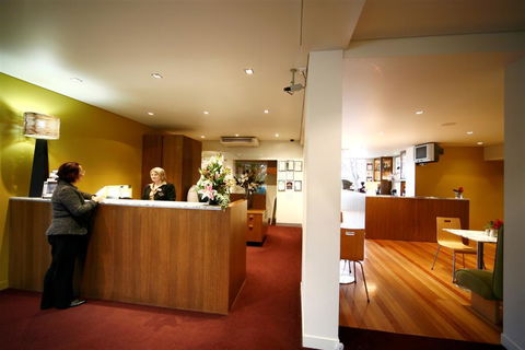 Best Western Plus The Tudor-Box Hill - Accommodation Gladstone 0
