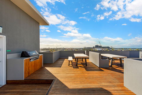 Astra Apartments Newcastle - Accommodation Gladstone 0