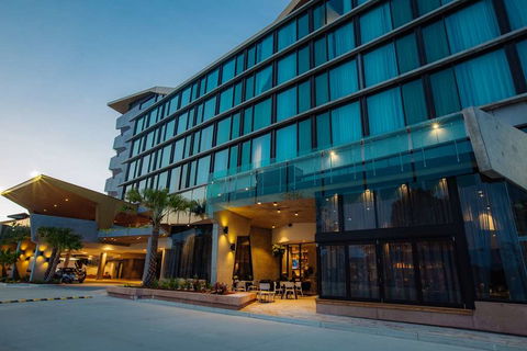 Eatons Hill Hotel - Accommodation Gladstone 0