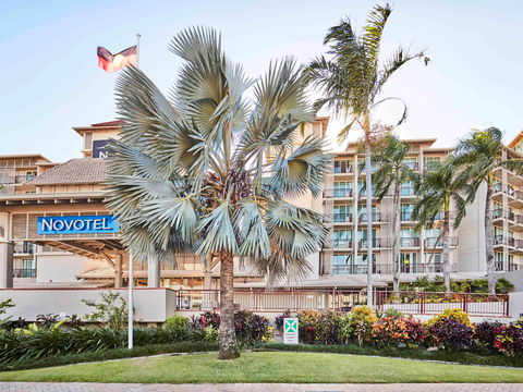 Novotel Cairns Oasis Resort - Accommodation Gladstone 0