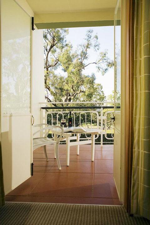 University House - ANU - Accommodation Gladstone 16