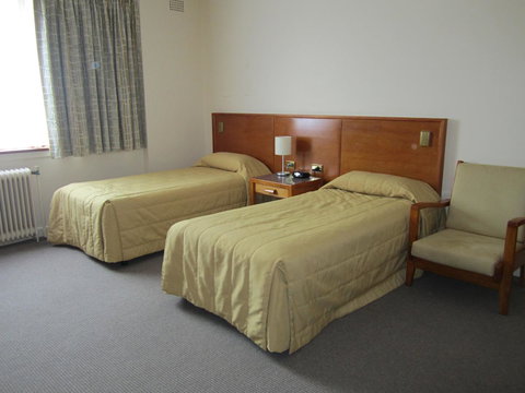 University House - ANU - Accommodation Gladstone 29