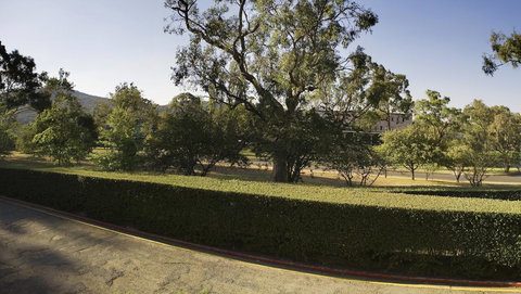 University House - ANU - Accommodation Gladstone 21