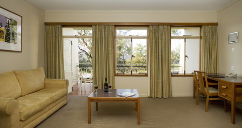 University House - ANU - Accommodation Gladstone 4
