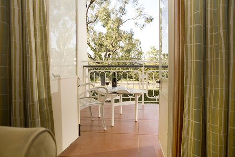 University House - ANU - Accommodation Gladstone 5