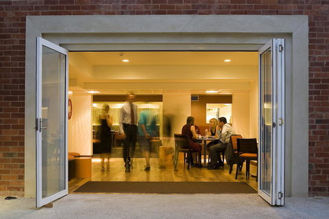 University House - ANU - Accommodation Gladstone 25