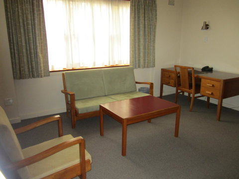 University House - ANU - Accommodation Gladstone 38