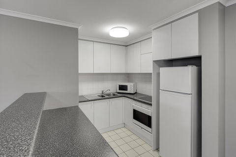 Adina Serviced Apartments Canberra James Court - Accommodation Gladstone 1