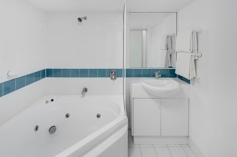 Adina Serviced Apartments Canberra James Court - Accommodation Gladstone 8