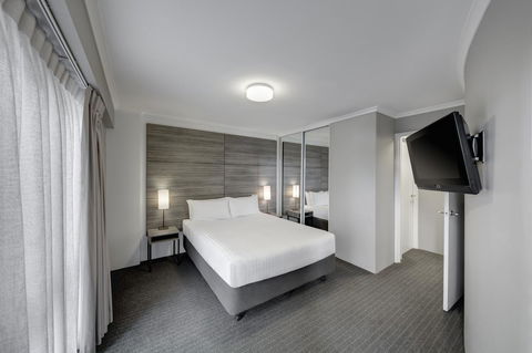 Adina Serviced Apartments Canberra James Court - Accommodation Gladstone 12