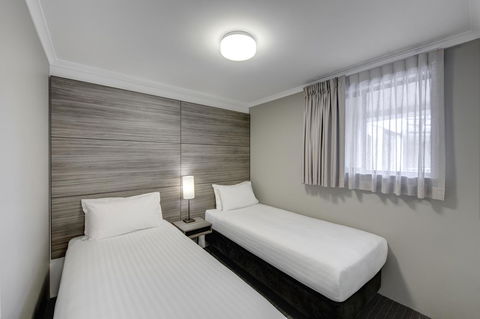 Adina Serviced Apartments Canberra James Court - Accommodation Gladstone 10