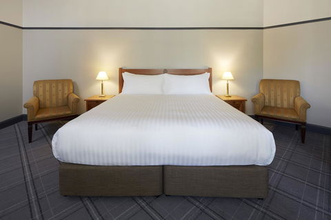 Brassey Hotel - Managed By Doma Hotels - Accommodation Gladstone 8